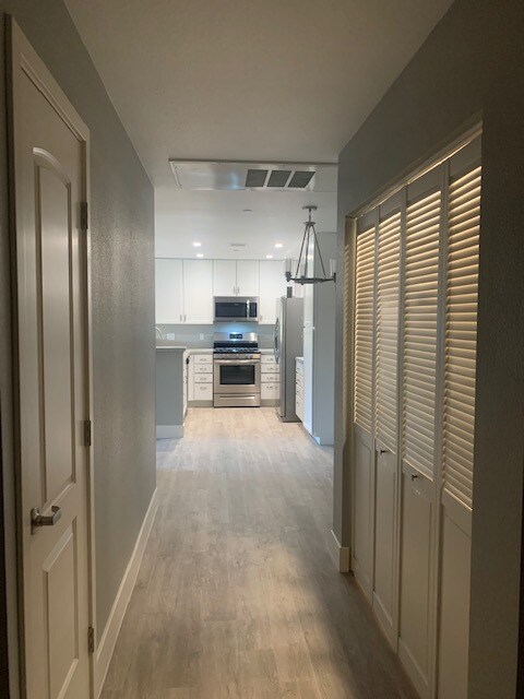 Entrada - Hopper Lane Apartments