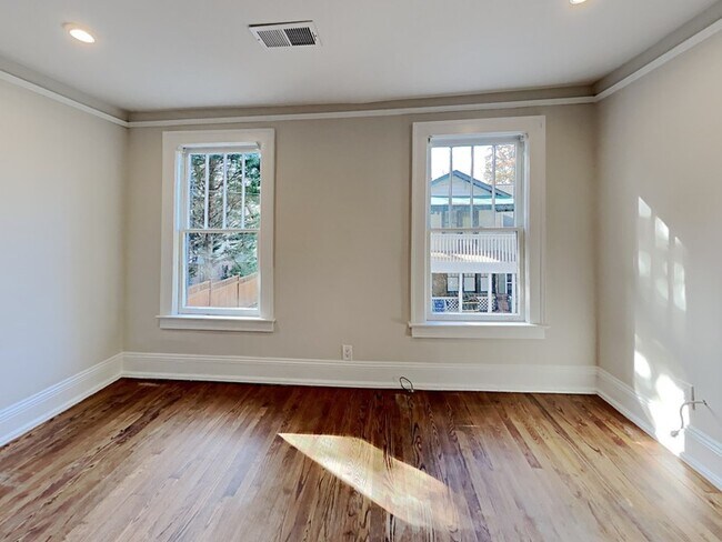 Foto del edificio - 1539 N Morningside Dr NE