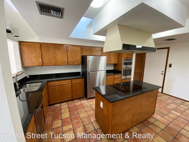 Building Photo - 2 br, 2.5 bath House - 1966 E. Campbell Te...