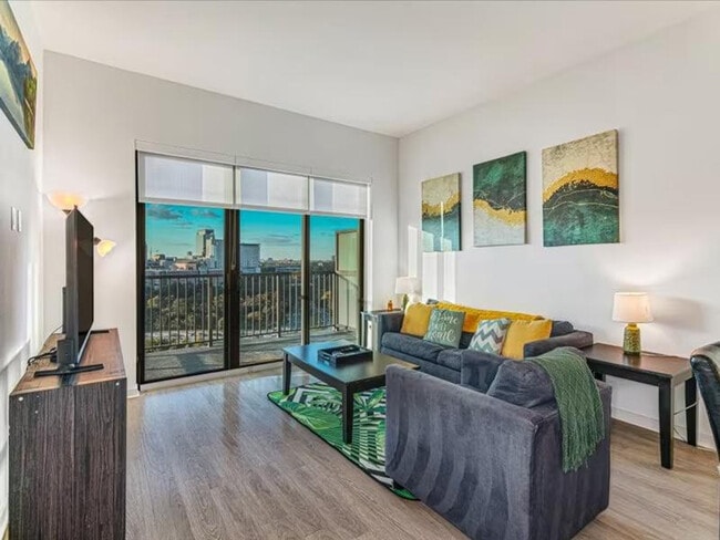 Building Photo - 2121 Holcombe Blvd