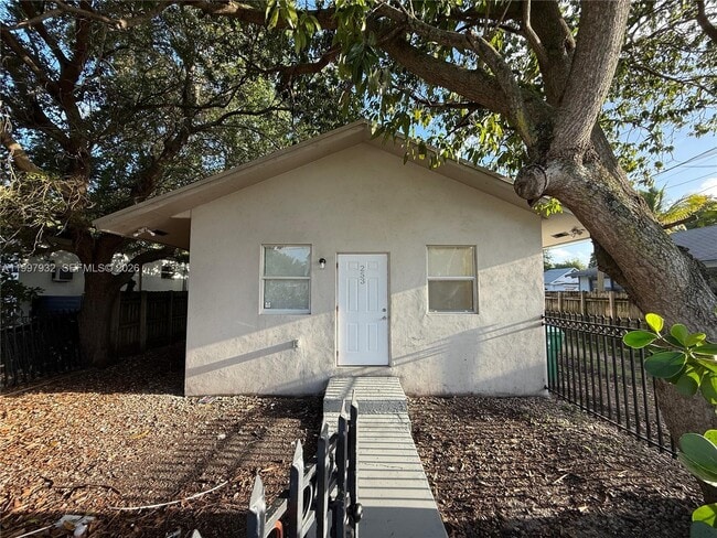 Building Photo - 253 NW 48th St