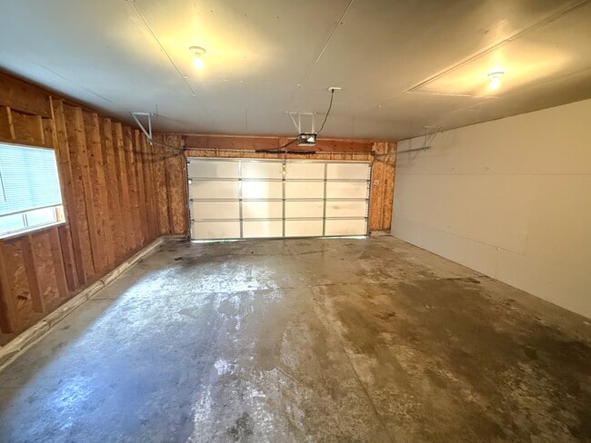 Building Photo - 310 Scheidler Rd