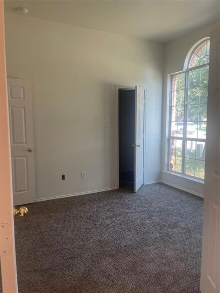 Building Photo - 644 Garner Ct