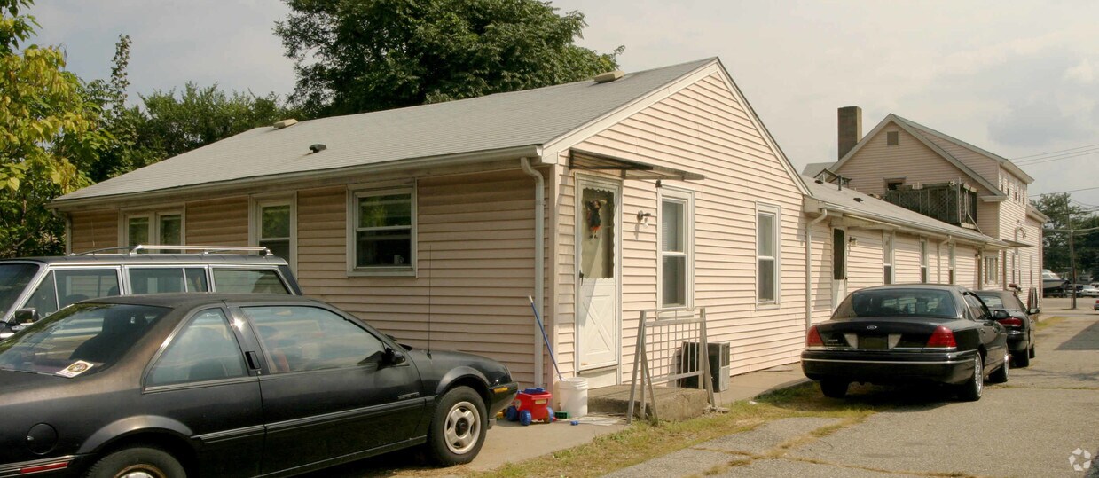 Building Photo - 1075 Washington St