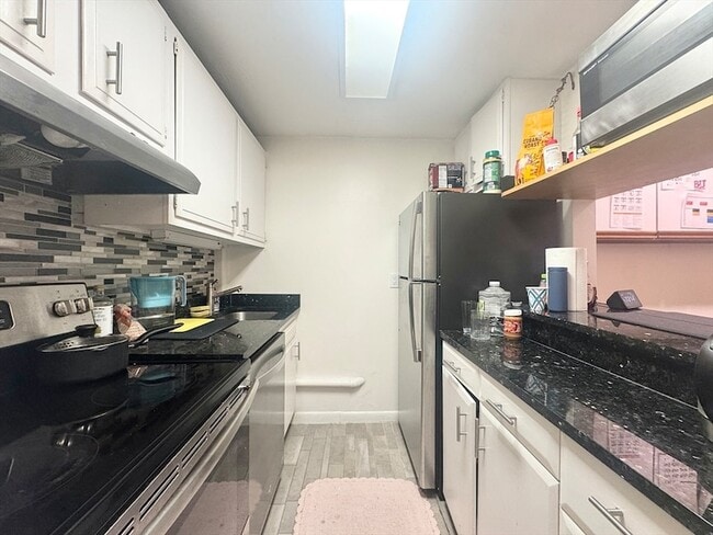 Photo - 1643 Cambridge St Apartment