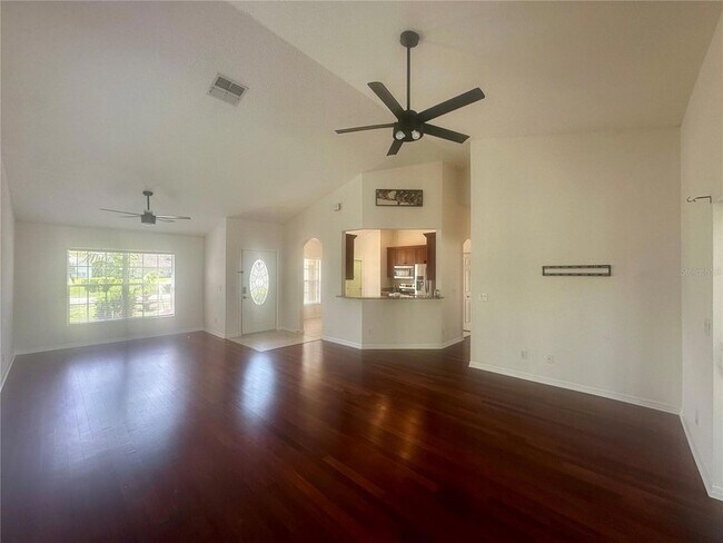 Foto del edificio - 6144 Bobby Jones Ct