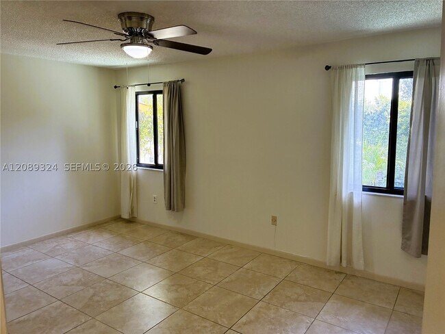 Foto del edificio - 9324 SW 132nd St