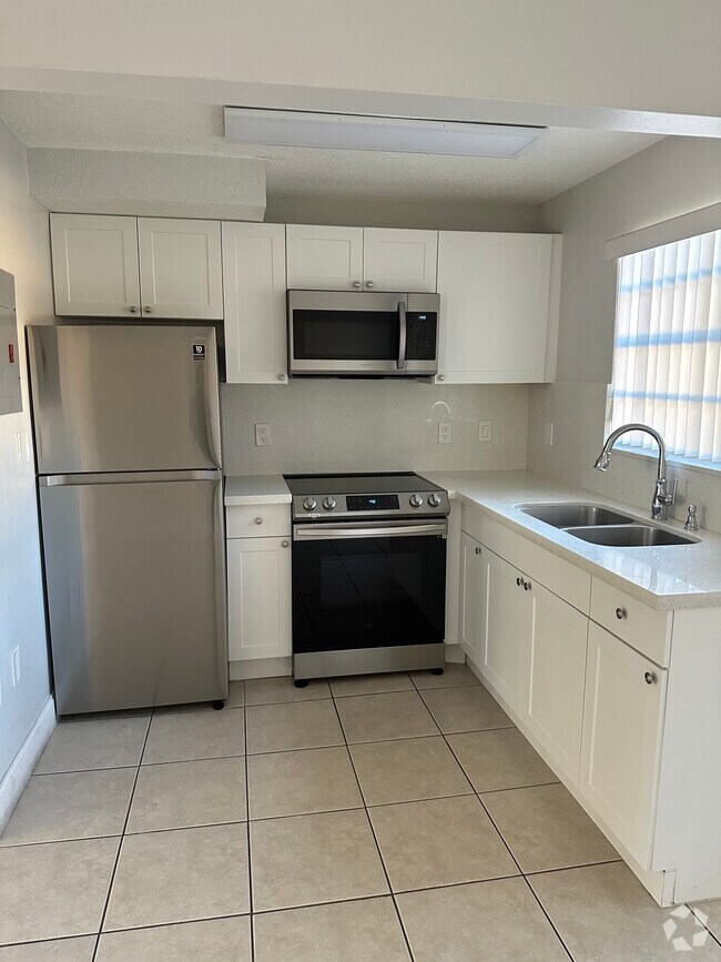 Apartments near Sunset & 97th Shopping Center in Miami, FL Page 12