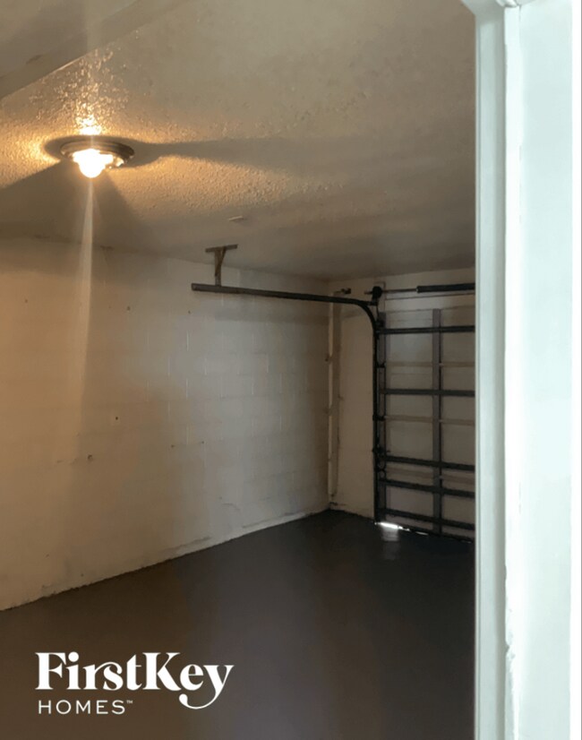 Building Photo - 7446 Groveoak Dr