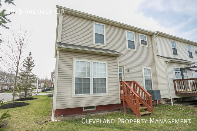 Building Photo - Stunning Willoughby Hills Townhome