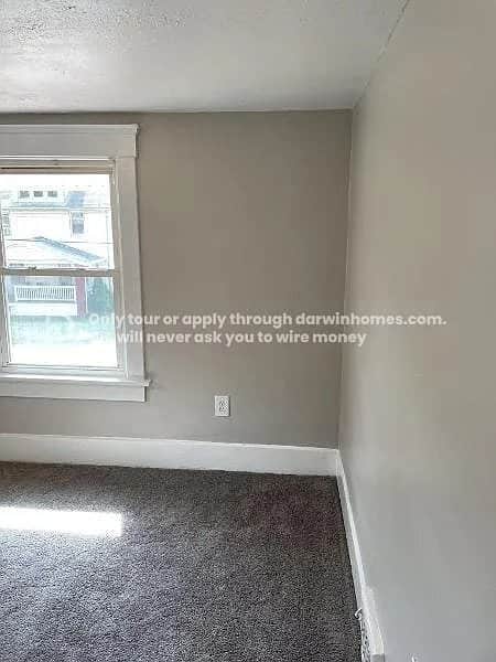 Foto del edificio - 1247 Hoover Pl NW