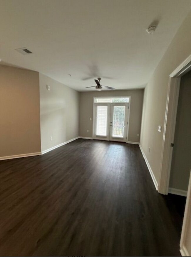 Foto del edificio - Special Offer! Submit your application before August 31, while supplies last for a rental rate of...