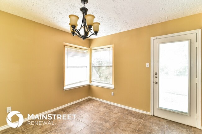 Foto del edificio - 14815 Oak Pines Dr