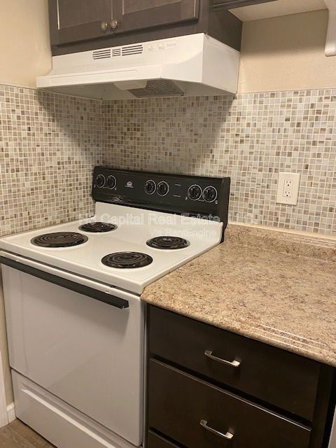 Foto del edificio - 31 Rosehaven Dr