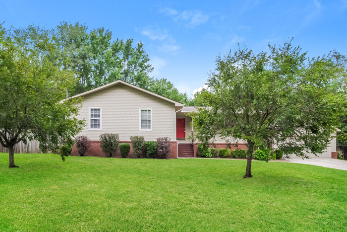 Primary Photo - Beautiful 3 Bedroom