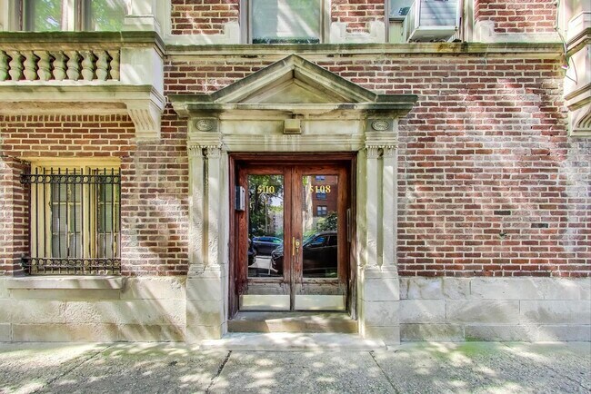 Foto del edificio - 5108 S Woodlawn Ave