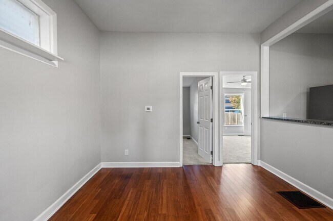 Building Photo - 132 Van Voast Ave