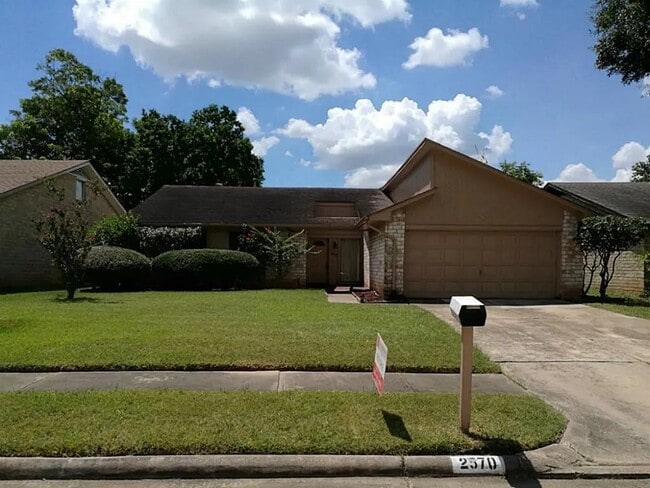 Building Photo - 2570 Buffalo Trail