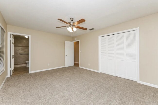 Foto del edificio - 5208 Cumberland Dr