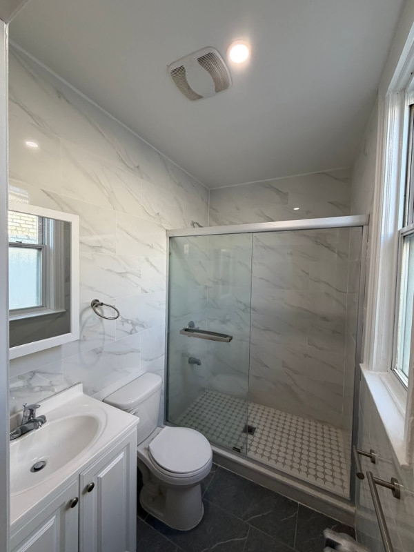 Foto del edificio - 3006 E 85th St