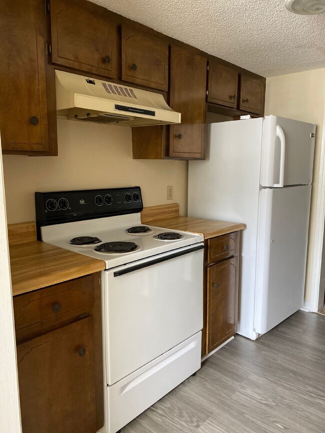 Building Photo - Townhouse for Rent