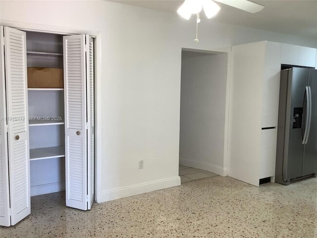 Foto del edificio - 7435 SW 23rd St