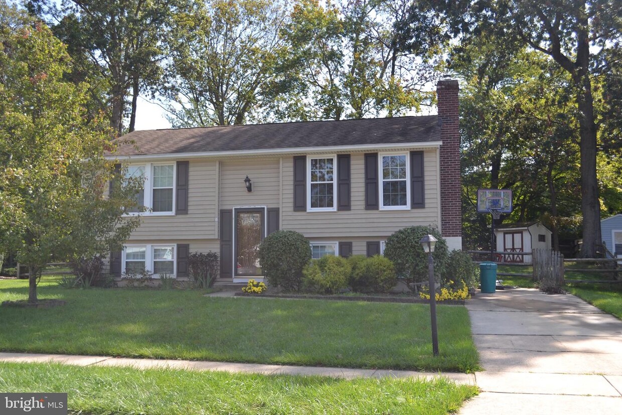 Primary Photo - 2985 Harrogate Way