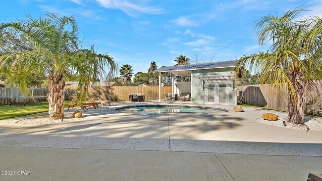 Building Photo - 2916 Laurie Ave