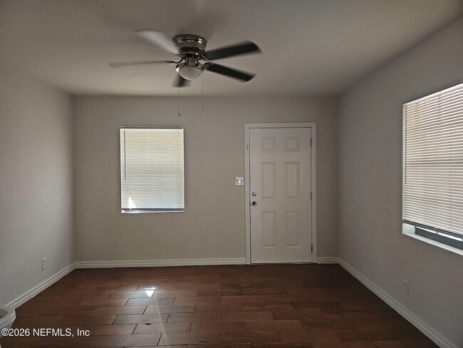 Foto del edificio - 3448 Inwood Cir E