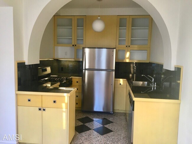 Building Photo - 1 br, 1 bath House - 1950 Gough Street #505