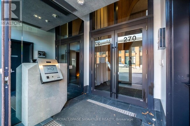 Building Photo - 270 Dufferin St