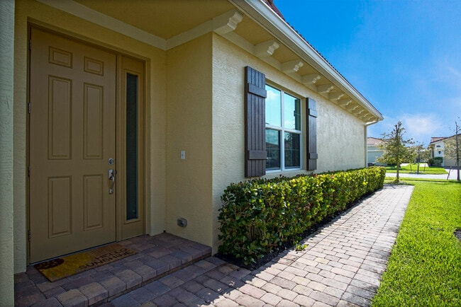 Foto del edificio - 24060 SW Firenze Wy