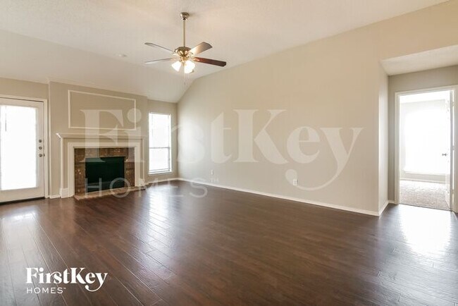 Foto del edificio - 903 Hillwood Court