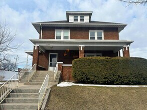 Building Photo - 207 Monroe St