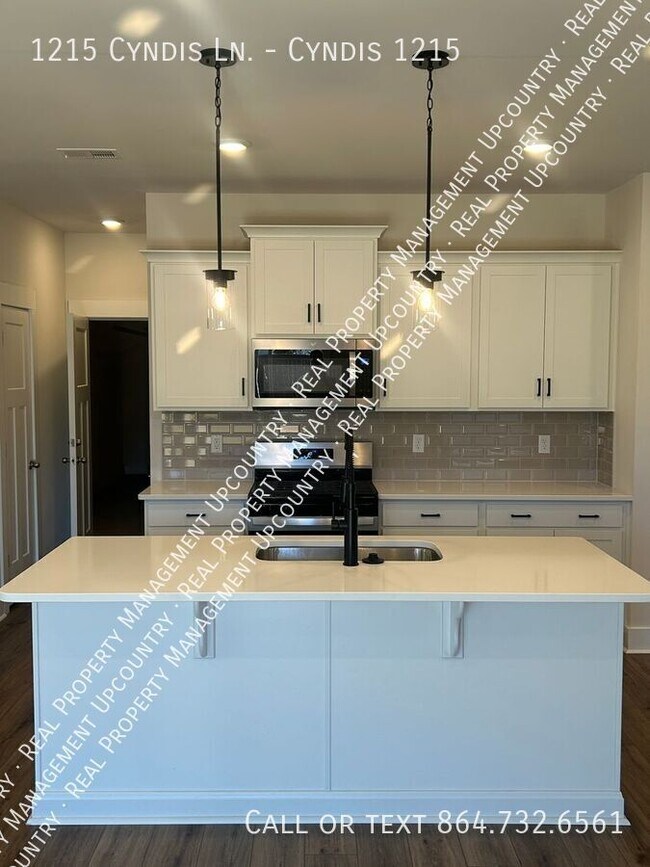 Foto del edificio - 1215 Cyndis Ln