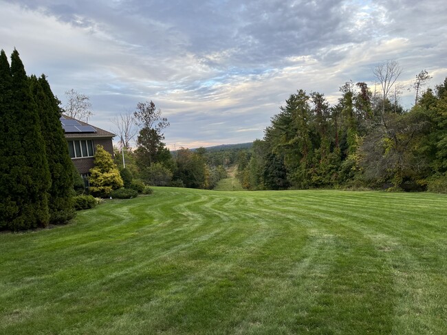 Building Photo - 62 Fiske Hill Rd