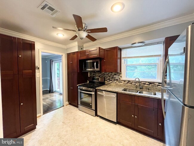 Building Photo - 2604 Roswell Ct
