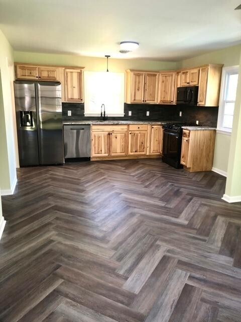 Foto del edificio - 32115 Johnson Rd