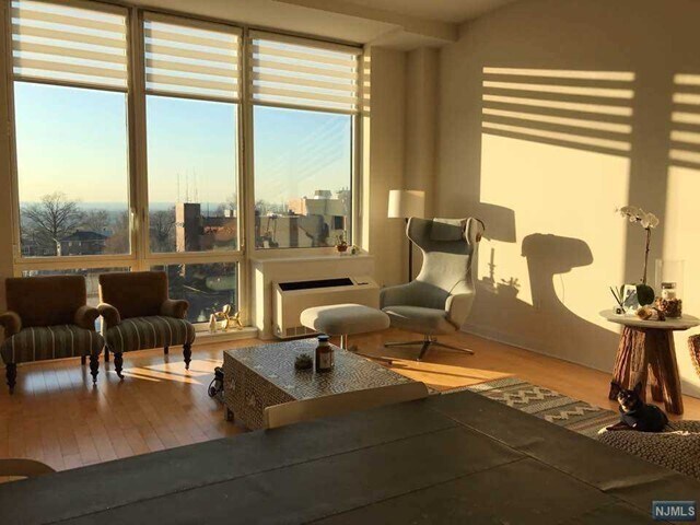 Foto del edificio - 800 12th St