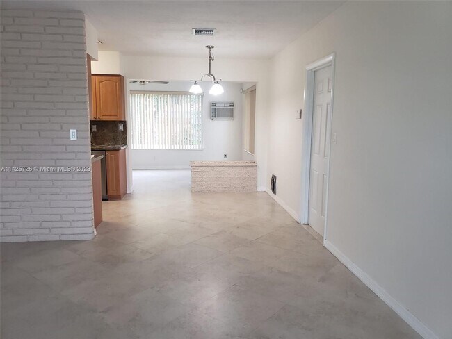 Foto del edificio - 3250 SW 23rd St