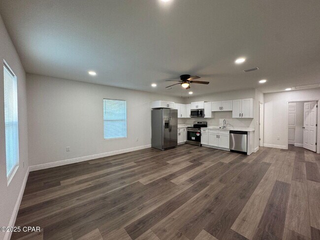 Foto del edificio - 148 Claire Ave