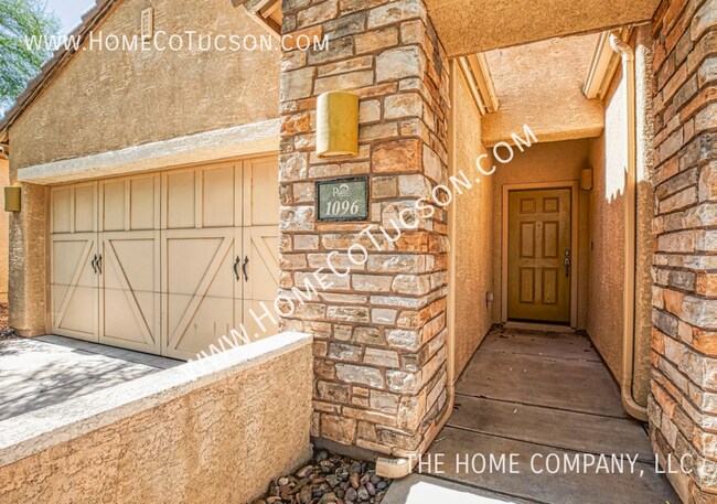 Building Photo - 1096 W Versilia Dr