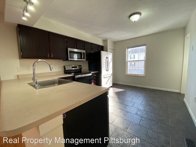 Building Photo - 3 br, 2.5 bath House - 105 Cathedral Court