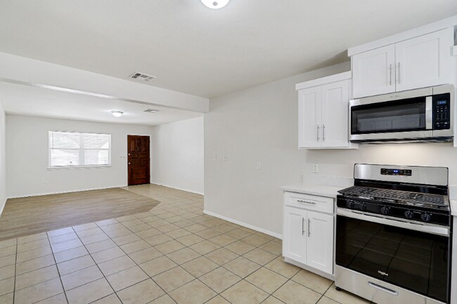 Foto del edificio - 3124 N Stanton St