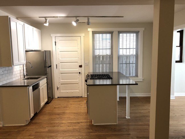 Kitchen from Dining Room - 1018 W Roscoe St