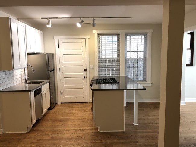 Kitchen from Dining Room - 1018 W Roscoe St