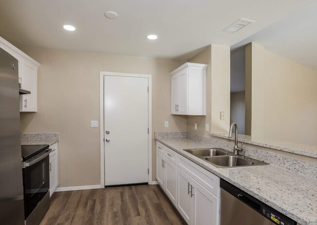 Building Photo - 5012 E Casper St