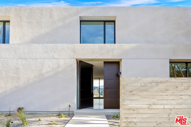 Building Photo - 1448 Stradella Rd