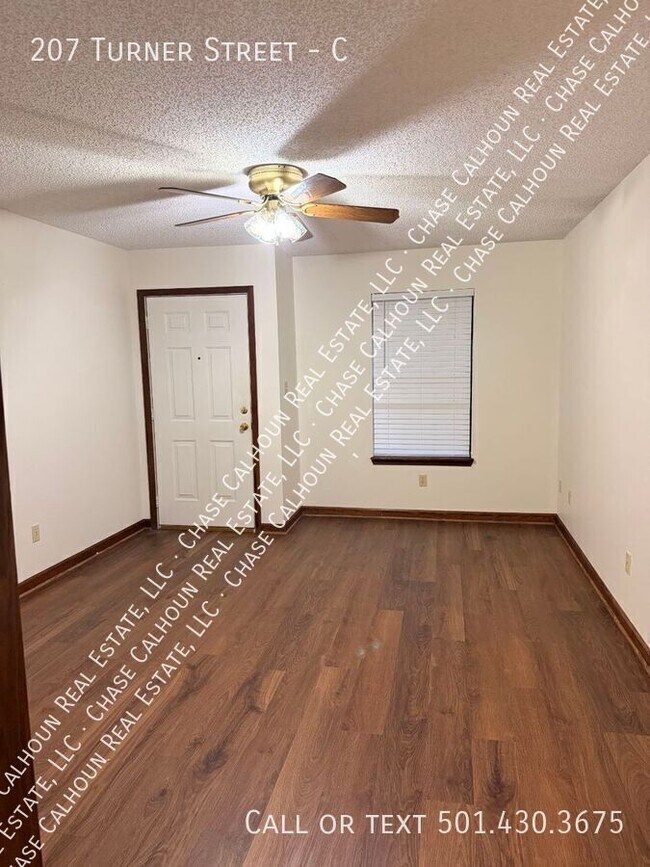 Foto del edificio - 207 Turner Ave