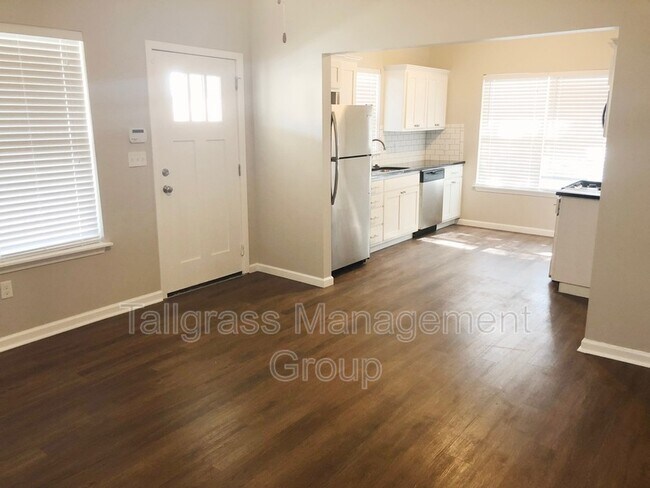 Foto del edificio - 2516 E 6th St